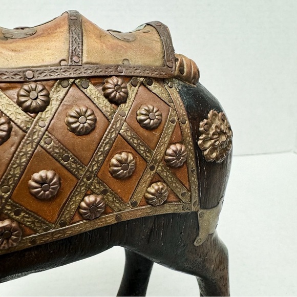 Vintage Handcrafted Wooden Camel - Picture 7 of 9